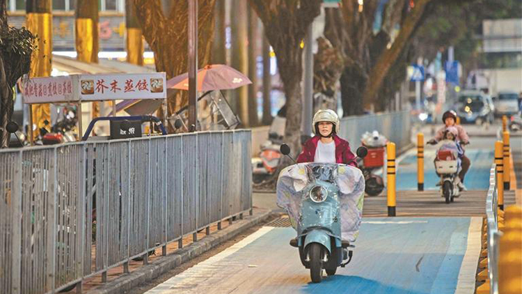 深圳寶安區(qū)首批獨立路權(quán)非機動車示範道路完工 非機動車行人各行其道